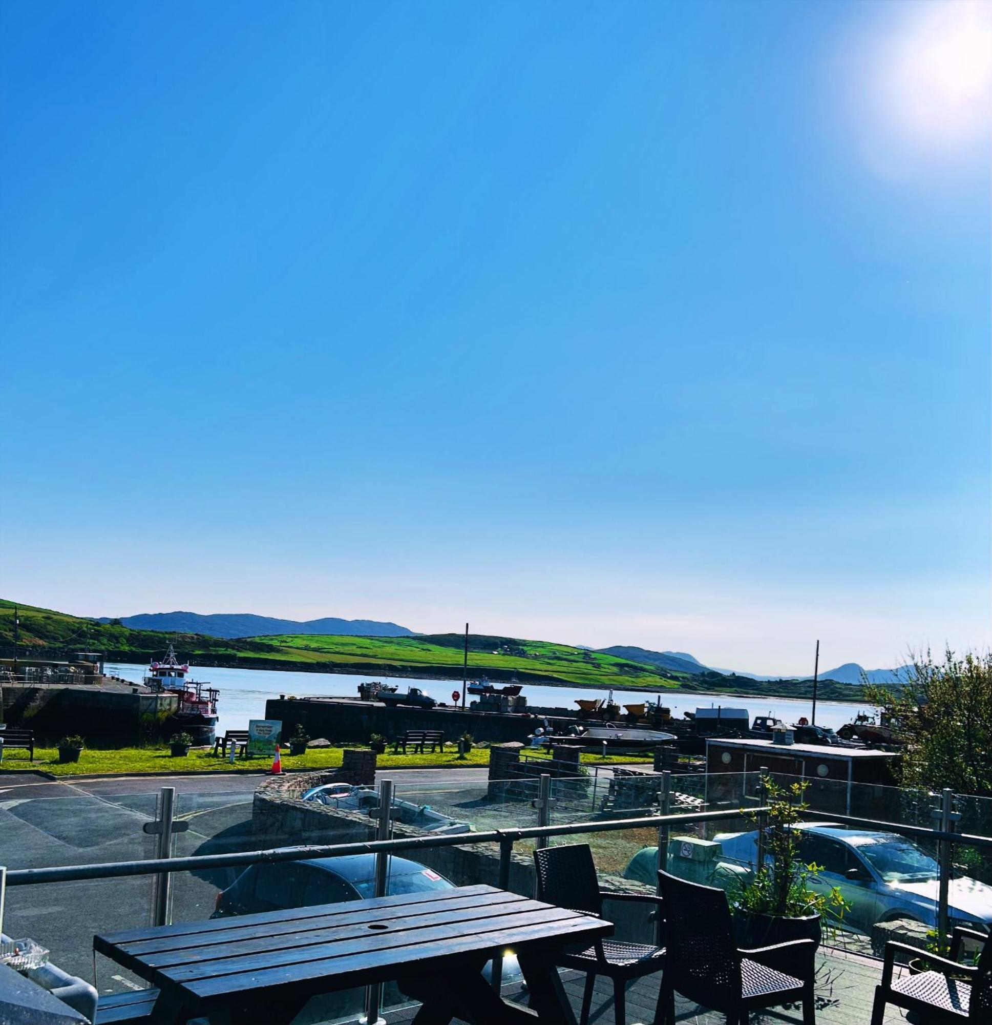 Oliver'S Seafood Bar, Bed & Breakfast Cleggan Exterior foto